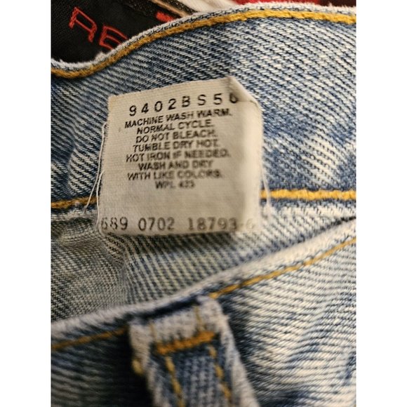 Levis Vintage 2002 550 Blue Jeans Mens 40x32 Tapered Leg Relaxed Fit Light Wash - Picture 11 of 12